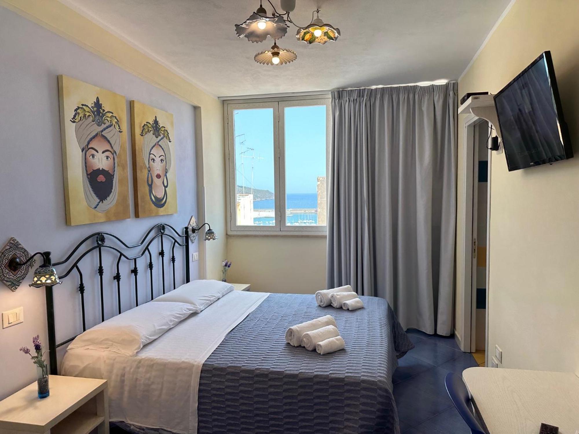 Badia Rooms & Breakfast Castellammare del Golfo Bagian luar foto