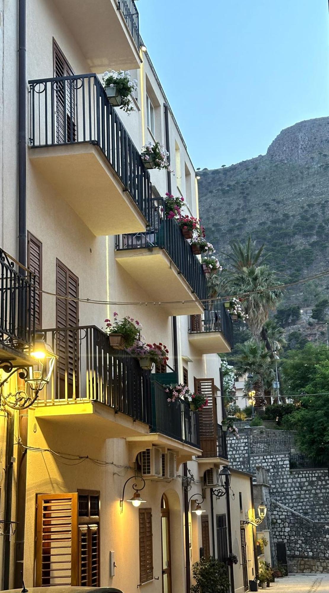 Badia Rooms & Breakfast Castellammare del Golfo Bagian luar foto
